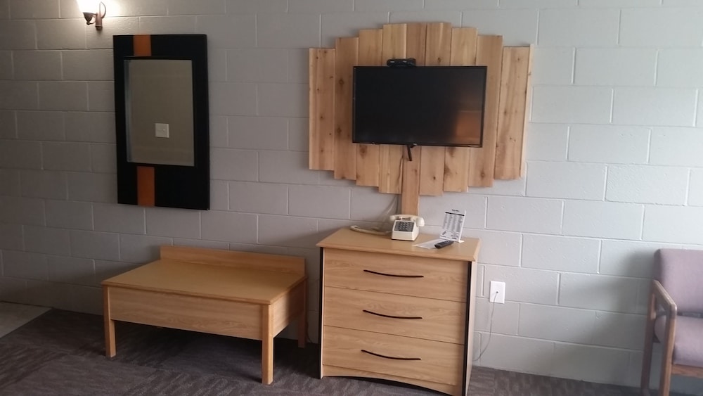 Motel West - photo 17