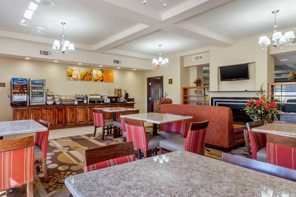 Comfort Inn & Suites Perry I 35 - photo 38