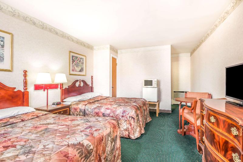 Knights Inn Lenox - photo 23