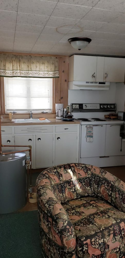 Chapel Hill Motel - photo 11