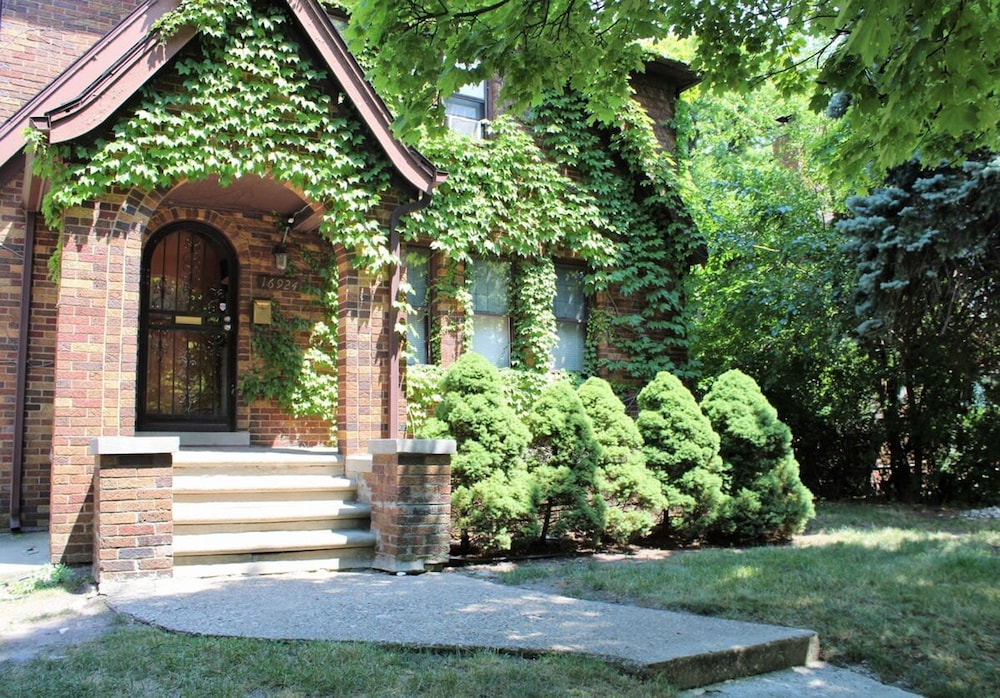 Glamorous Green Beauty in the Heart of University District 15min to Downtown - photo 41