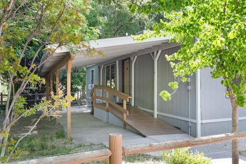 The Sequoia House — 4-Star Luxury Hotel in Kernville, United States