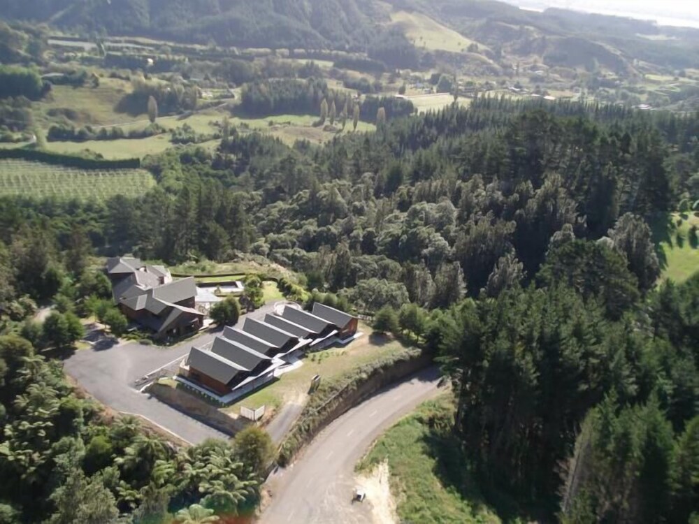 Ridge Country Retreat in Tauranga, New Zealand
