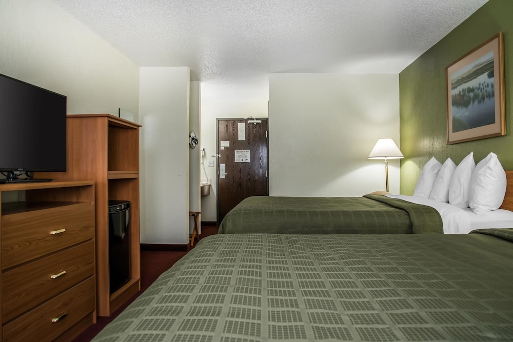 Hudson Inn & Suites - photo 12