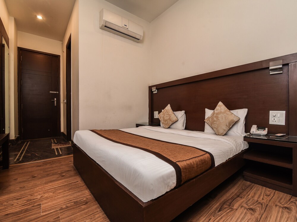 OYO 644 Hotel Haris Court