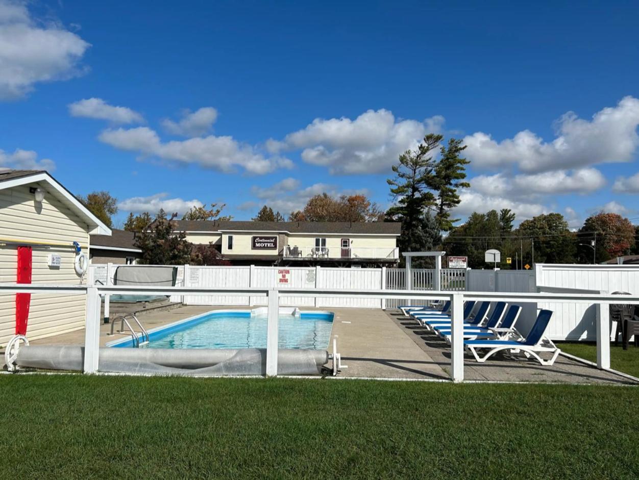 Centennial Motel — hotel near Wiarton Airport