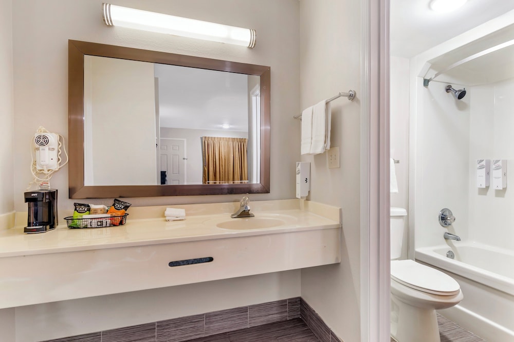 Red Roof Inn Atlanta Kennesaw State University - photo 21
