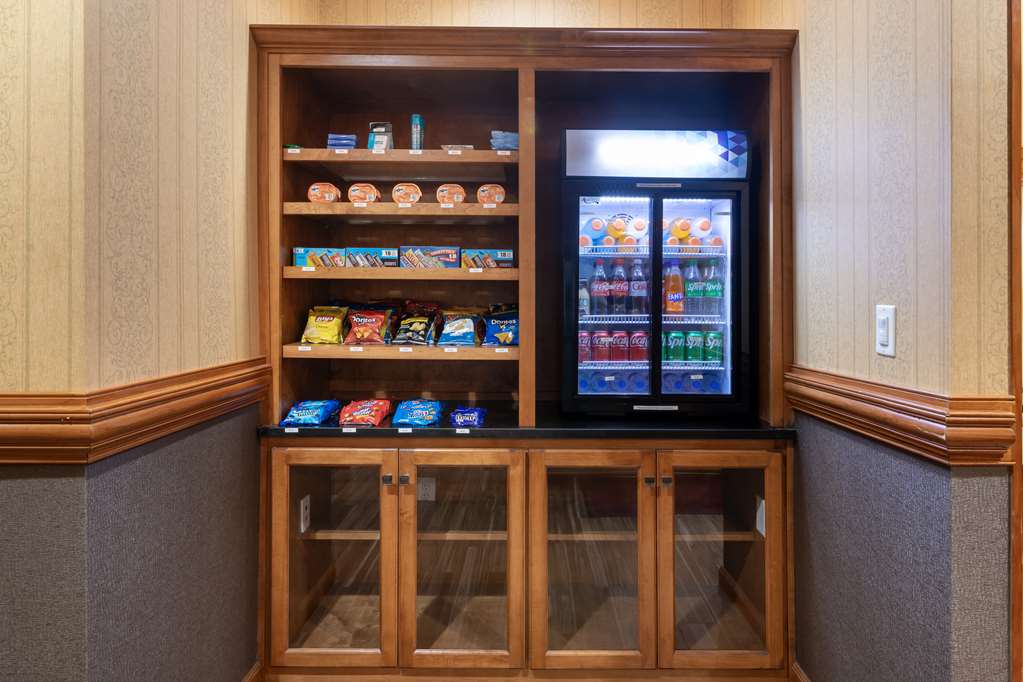 Best Western Plus Bradbury Inn & Suites - photo 39