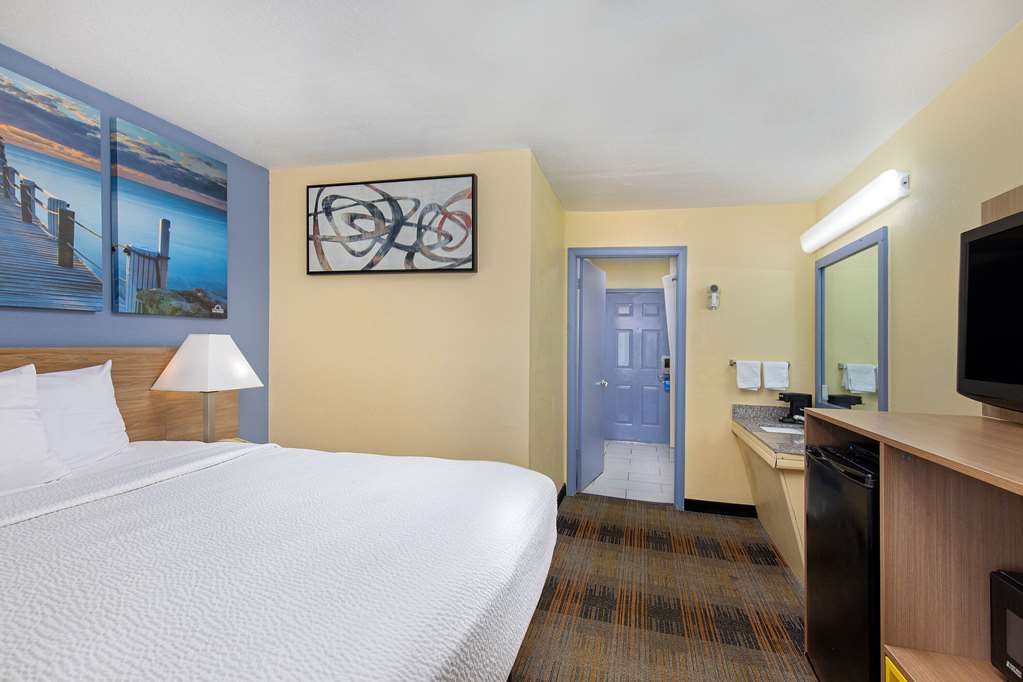 Days Inn by Wyndham Holladay - photo 26