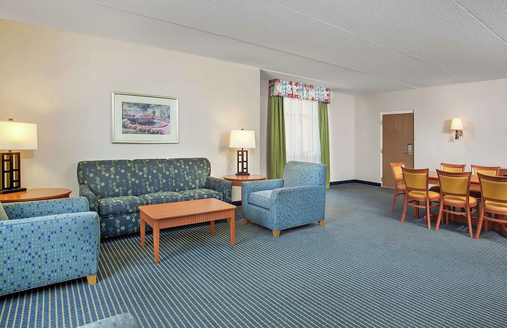Embassy Suites by Hilton Lexington UK Coldstream - photo 30