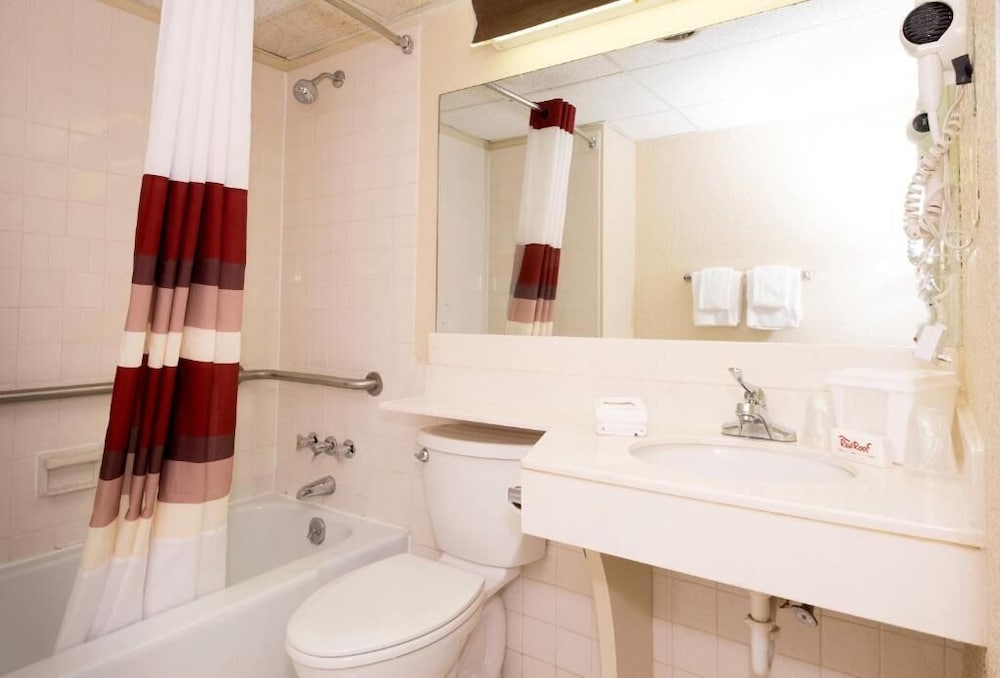 Days Inn by Wyndham Williamsport - photo 16