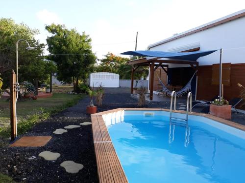 Villa charmante au Moule avec piscine — 4-Star Luxury Hotel in Le Moule, Guadeloupe