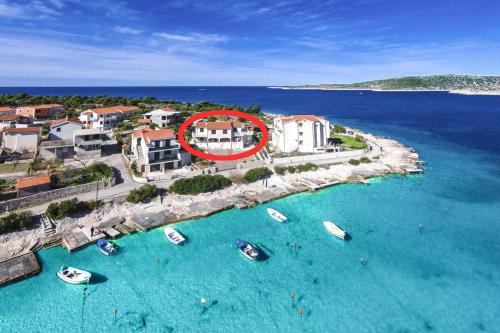 Family friendly seaside apartments Kanica Rogoznica 4269 — 4-Star Luxury Hotel in Rogoznica, Croatia