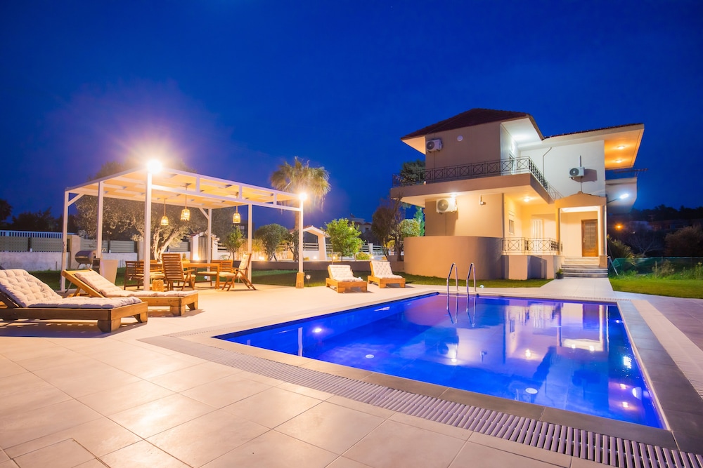 Villa Cervus Dianae — 4-Star Luxury Hotel in Rodos, Greece