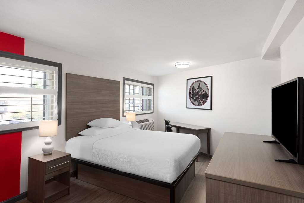 Ramada by Wyndham Medford Airport North - photo 26