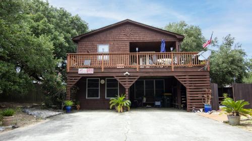 Soundside Yard Dogs Welcome Patio With Firepit Kd326 The Turtle Nest — Kill Devil Hills