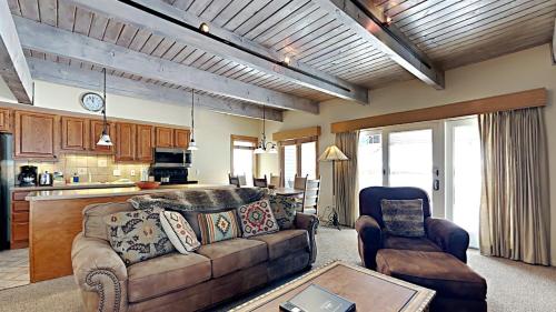 Timberline Condominiums 3 Bedroom Deluxe Unit D2E — 4-Star Luxury Hotel in Snowmass Village, United States