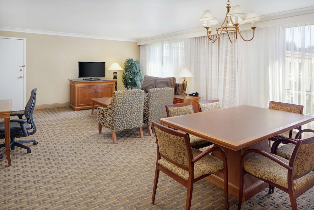 Hilton Seattle Airport & Conference Center - photo 18