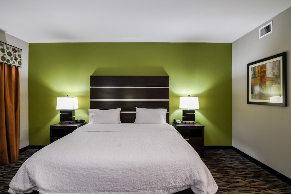 Hampton Inn Foley - photo 12