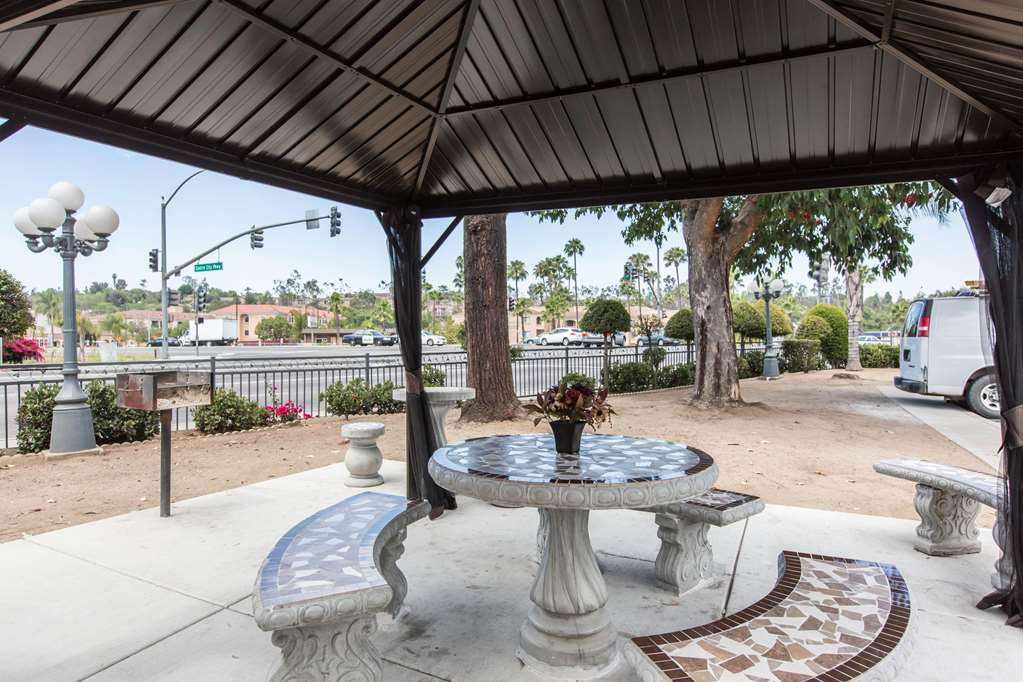 Rodeway Inn Escondido Downtown - photo 4