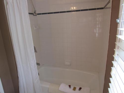 Captain Cook Inn - photo 5