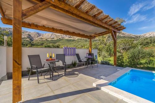 Adriatic apartment Baška top floor — 4-Star Luxury Hotel in Baska, Croatia