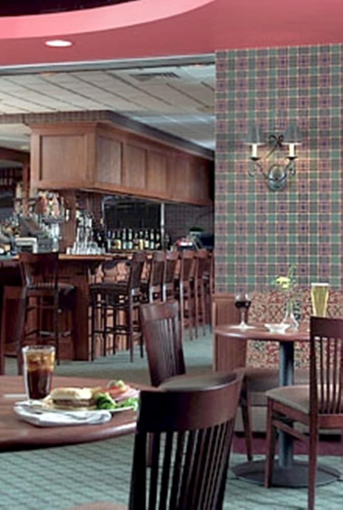 Rogue Regency Inn Medford Airport - photo 55