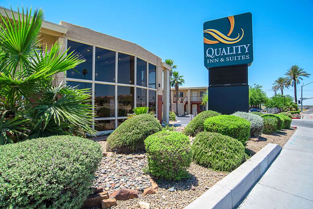 Quality Inn Suites Phoenix Nw Sun City — Youngtown
