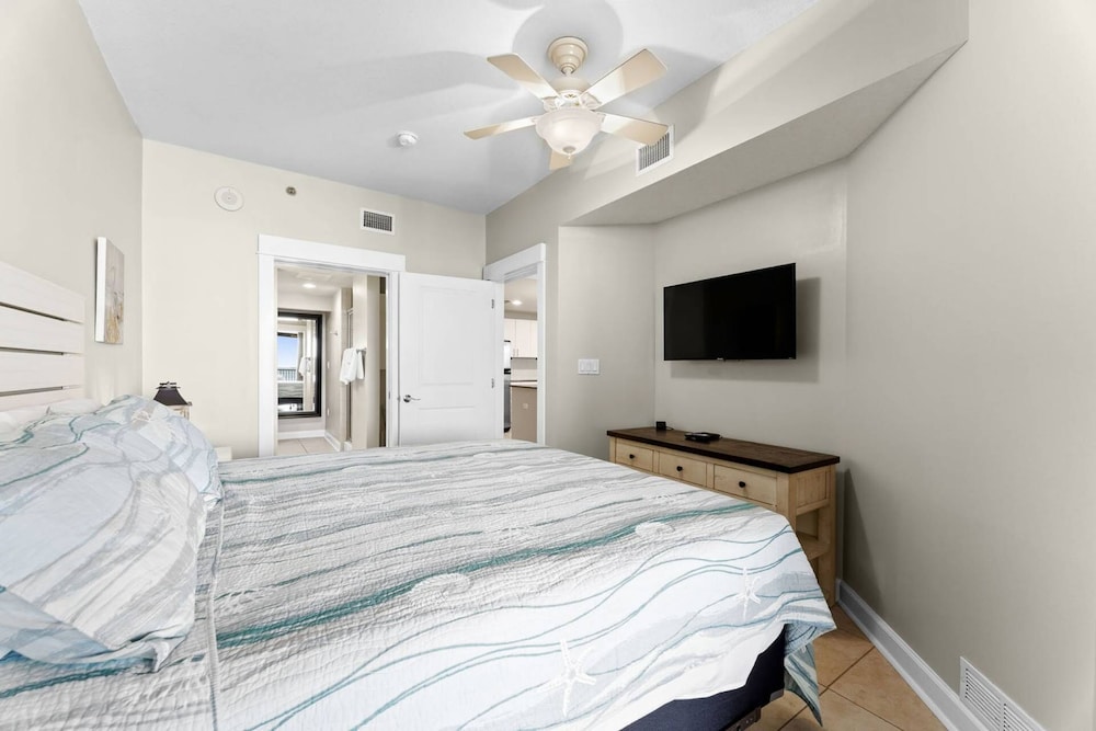 Grand Panama Tower 1 Unit 407 - photo 5