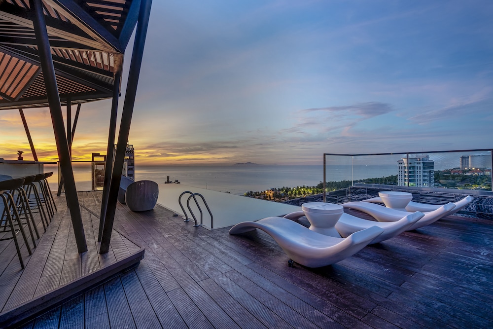 Draco Hotel & Suites in Da Nang, Vietnam