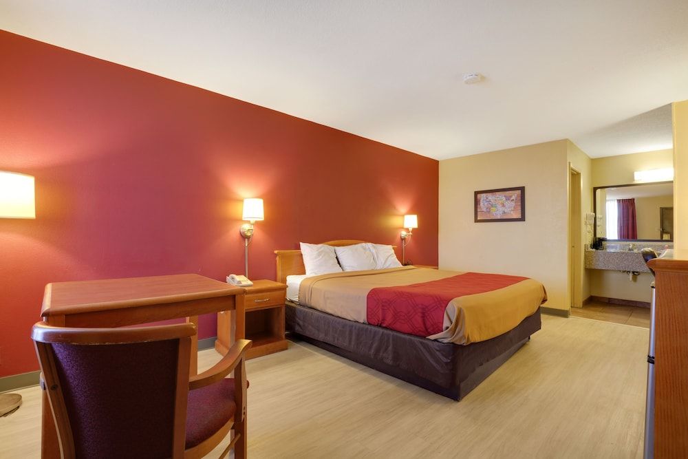 Mill Tree Inn - photo 2