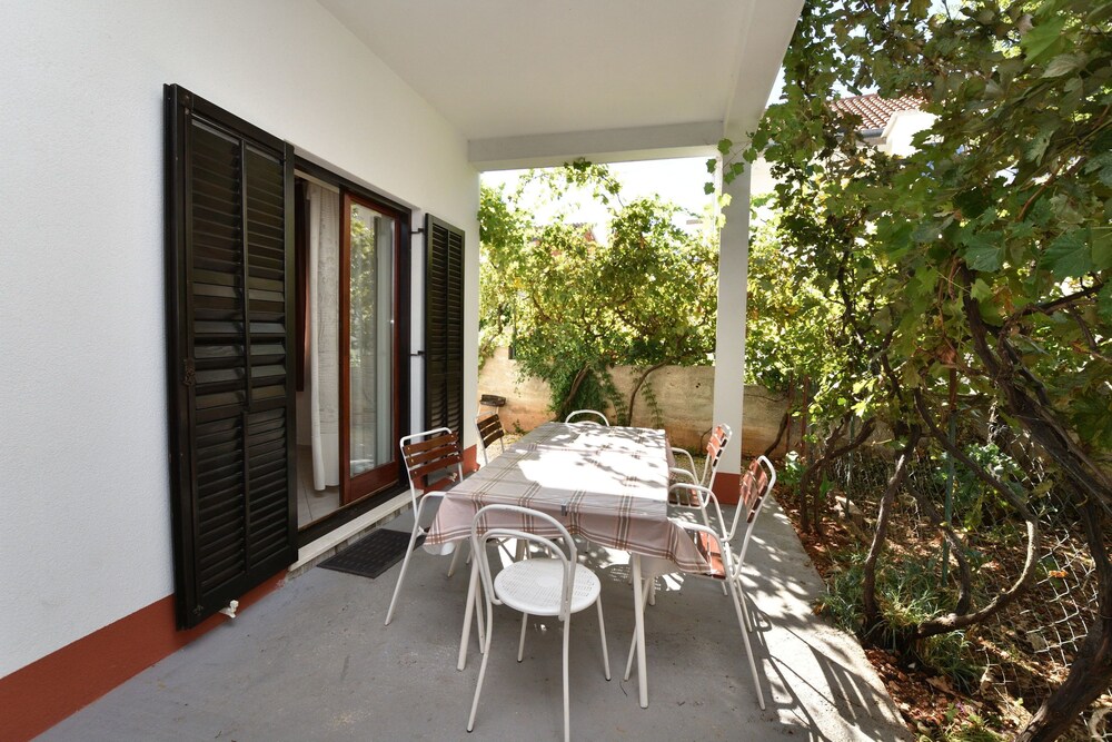 Apartments And Room Kiko — 4-Star Luxury Hotel in Primosten, Croatia