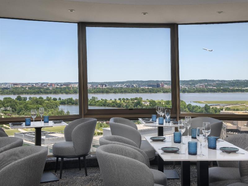 DoubleTree by Hilton Washington DC Crystal City - photo 40
