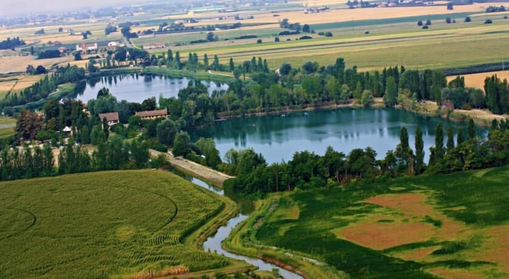Agriturismo Due Laghi — 4-Star Luxury Hotel in Portomaggiore, Italy