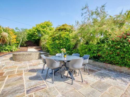 Stunning home in Lyme Regis — 4-Star Luxury Hotel in Lyme Regis, United Kingdom