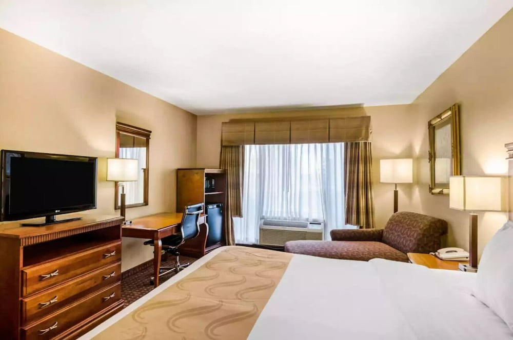 Precious Hotel - photo 8