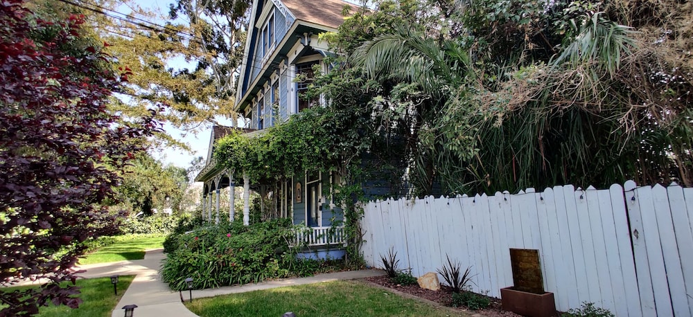 Kaleidoscope Inn & Gardens - photo 100
