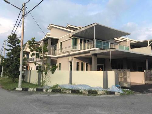 Family Homestay — 4-Star Luxury Hotel in Taiping, Malaysia