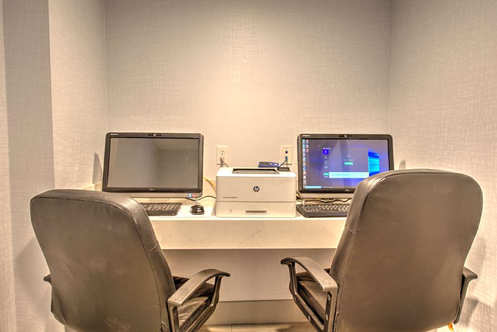 Best Western Plus Media Center Inn & Suites - photo 39