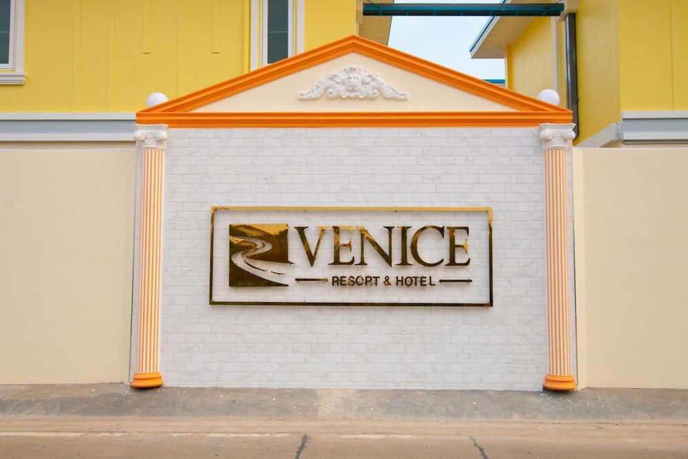 Venice Resort — Lam Luk Ka