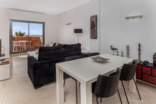 ROCK BAY apartment with wonderful sea view and 5 minutes from the beach — 4-Star Luxury Hotel in Manilva, Spain