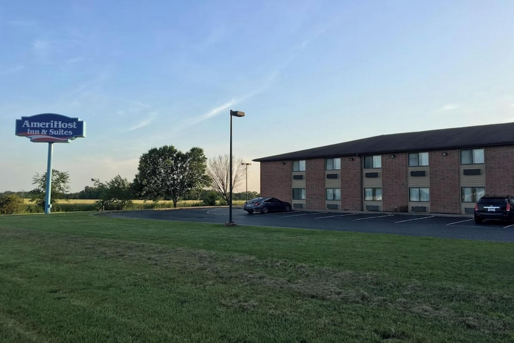 Capital O Amerihost Inn and Suites Mexico Hwy 54 MO - featured photo