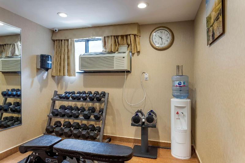 Comfort Inn Brooklyn - photo 36
