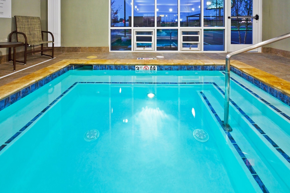 Holiday Inn Express Hotel Ooltewah Springs Chattanooga By Ihg — Chattanooga