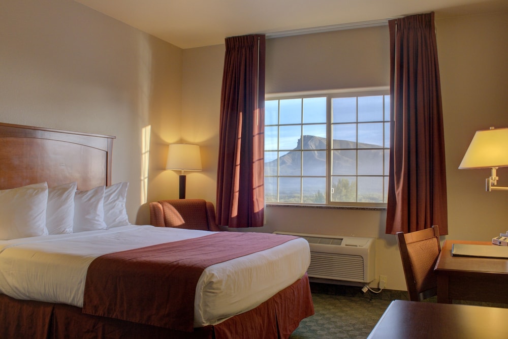 Allington Inn & Suites - photo 9