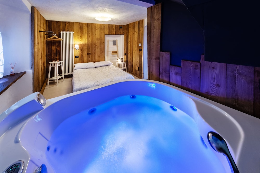 Appartamenti Relax Nus — 4-Star Luxury Hotel in Nus, Italy