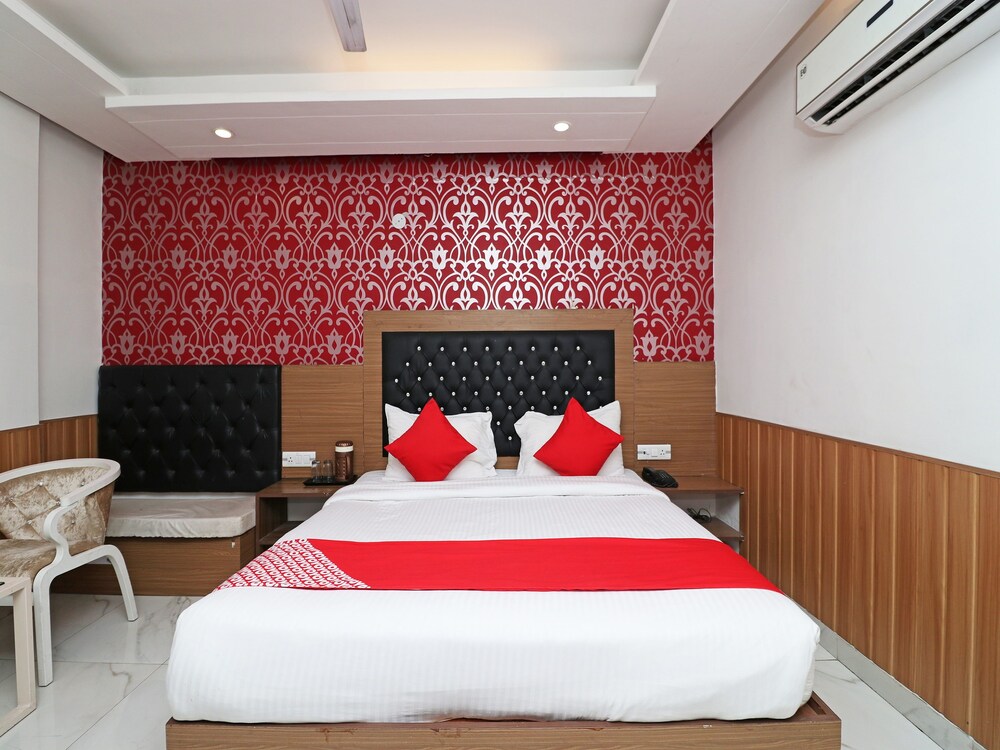 Oyo 5049 Hotel Doon - last minute hotel in Dehra Dun