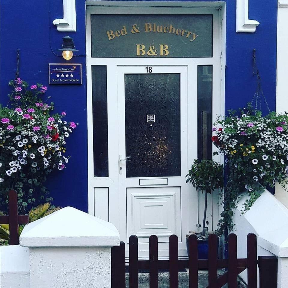 Bed and Blueberry Two Bedroom Suite — 4-Star Luxury Hotel in Douglas, United Kingdom