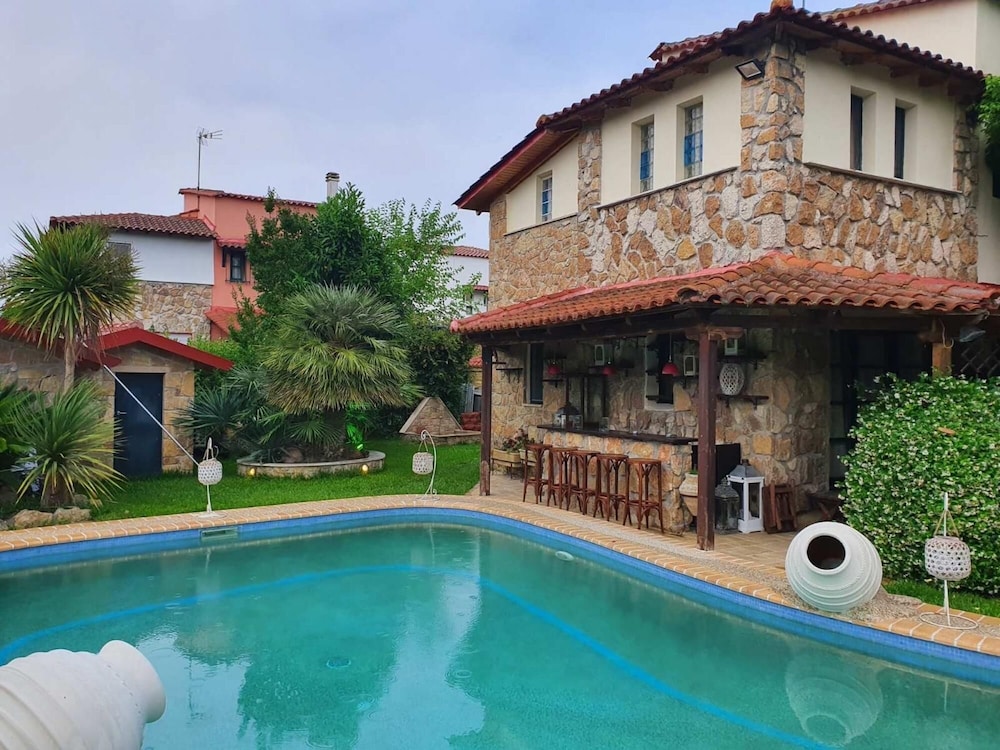 Phaethon Maisonette by Travelpro Services N in Nea Moudhania, Greece