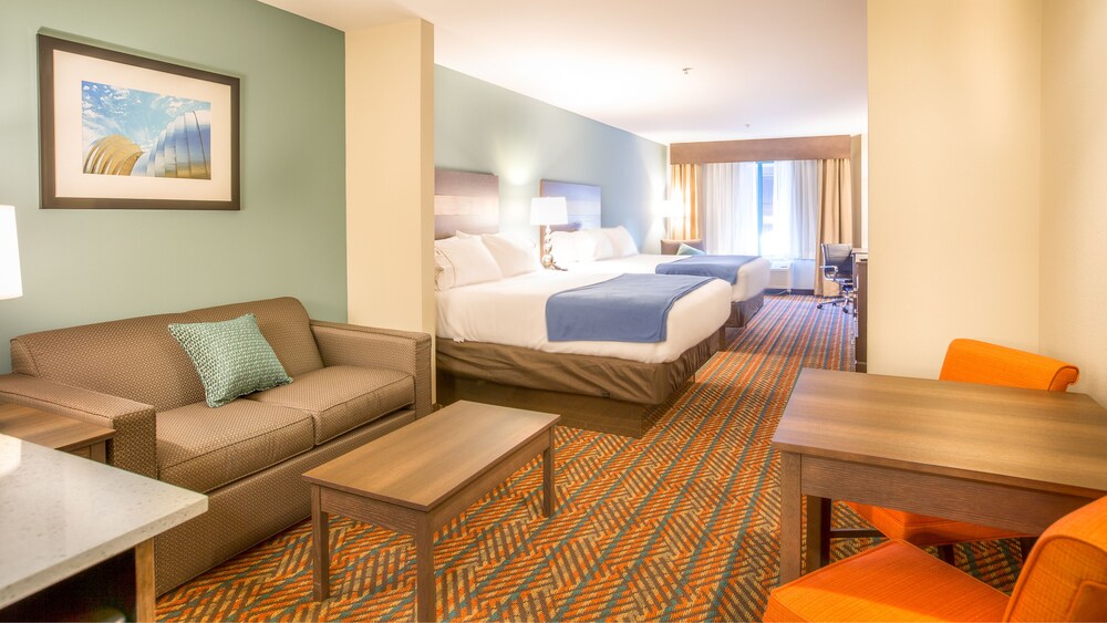 Holiday Inn Express Wichita South by IHG - photo 13